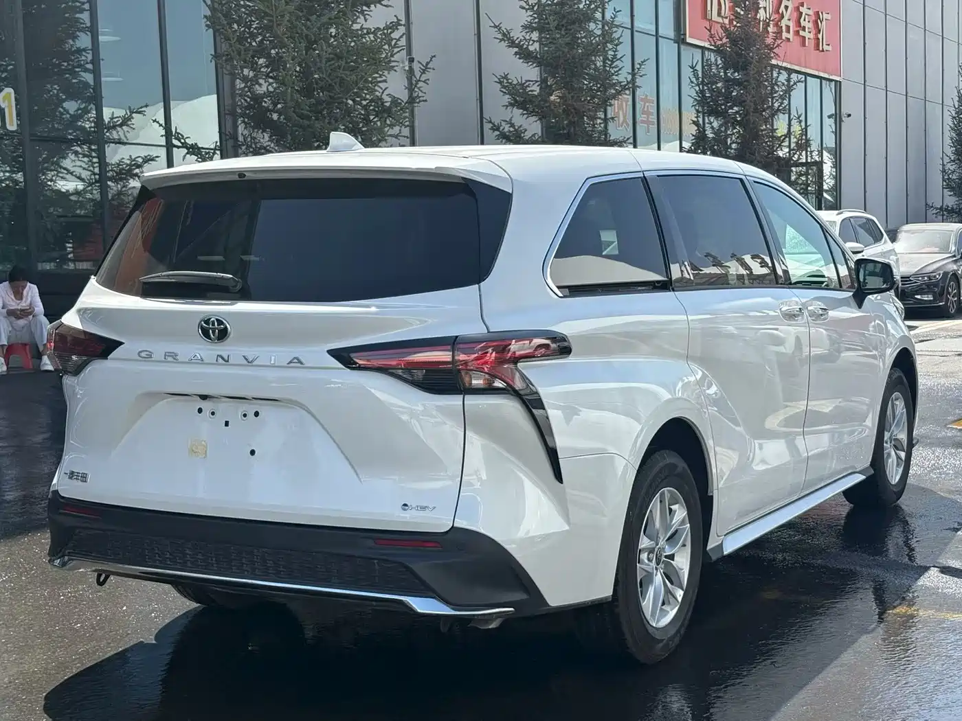 Toyota Granvia 2026 2026 Model 2.5L Hybrid Comfort Edition