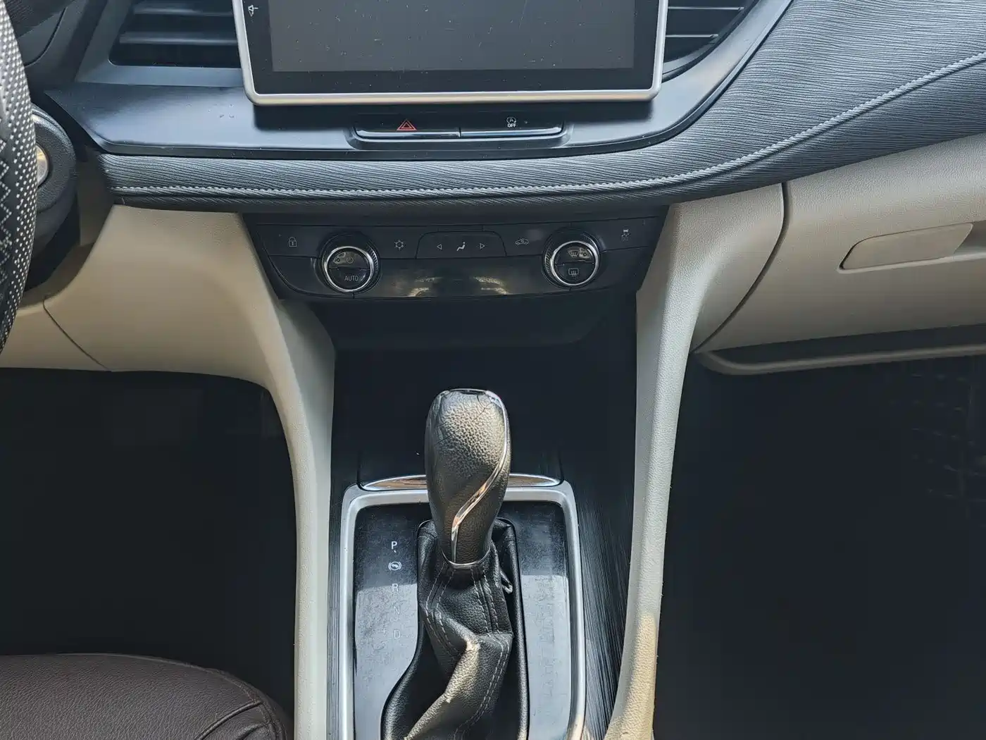 Buick GL6 2018 18T 6-Seater Elite фото 7