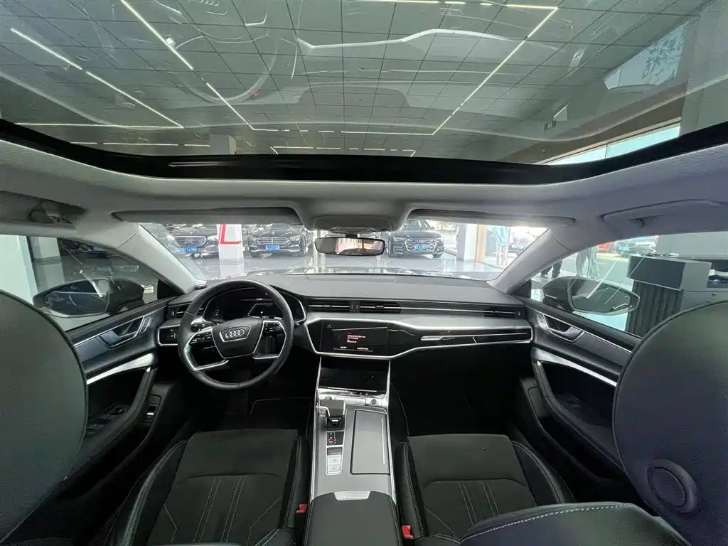 Audi A7L 2025 Model Year 45 TFSI Luxury фото 7