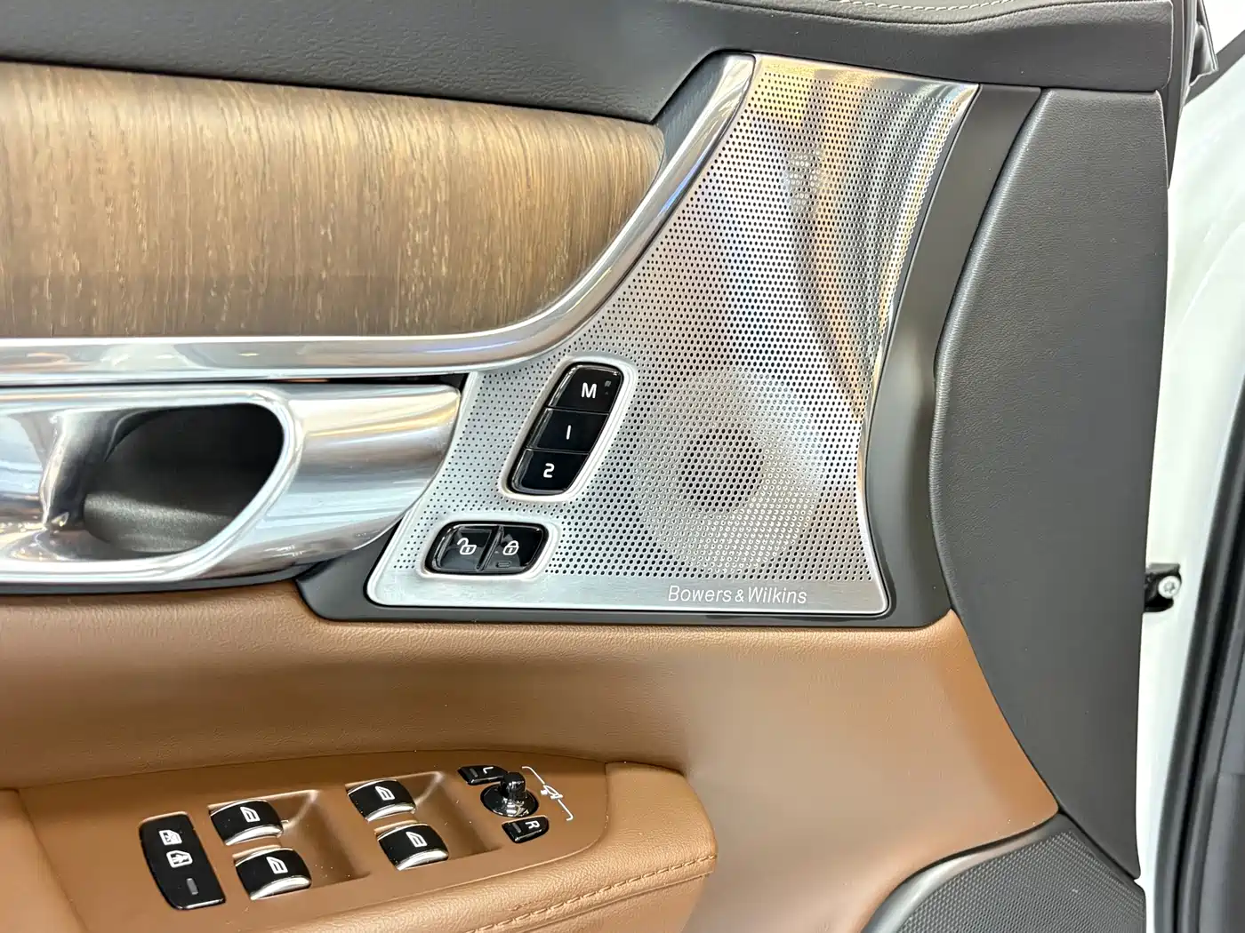 Photo 10 - Volvo S90