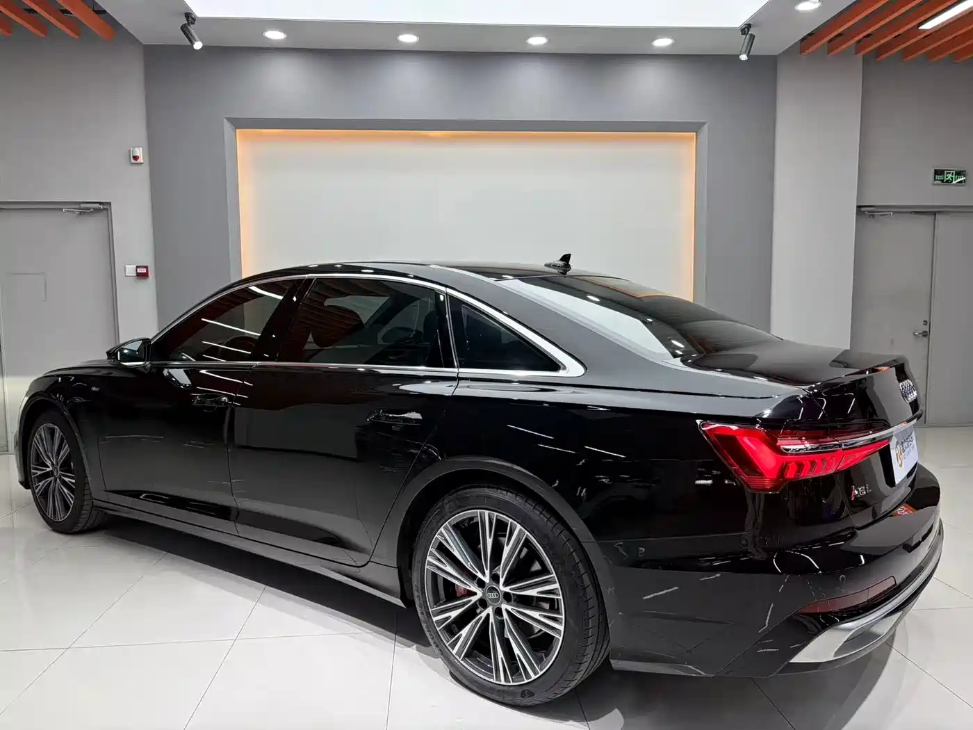Audi A6L 2023 45 TFSI Premium Selection Dynamic фото 6