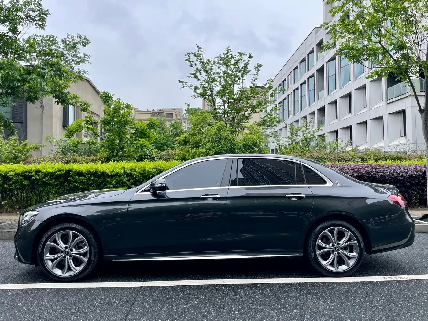 Mercedes-Benz E-Class 2022 Second Facelift E 300 L Sport Fashion фото 4