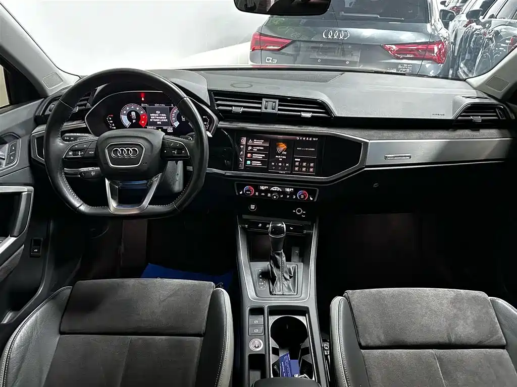 Audi Q3 2022 35 TFSI Fashion Dynamic фото 10
