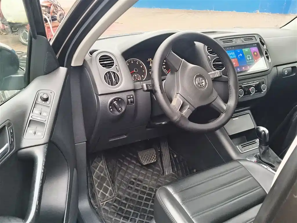 Volkswagen Tiguan 2015 1.8TSI Automatic 2WD Trendline фото 12