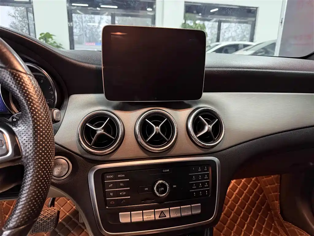Mercedes-Benz CLA (Import) 2018 CLA 200 Fashion Edition фото 8