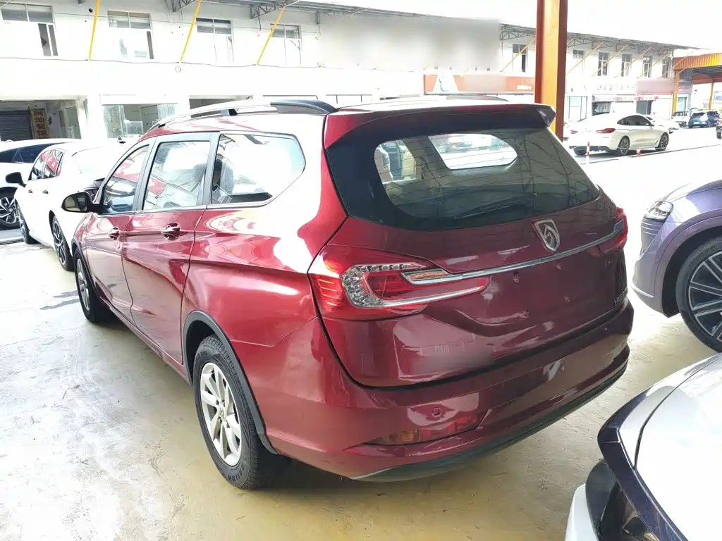 Baojun 310W 2018 2017 1.5L Manual Fashion Edition (China V)