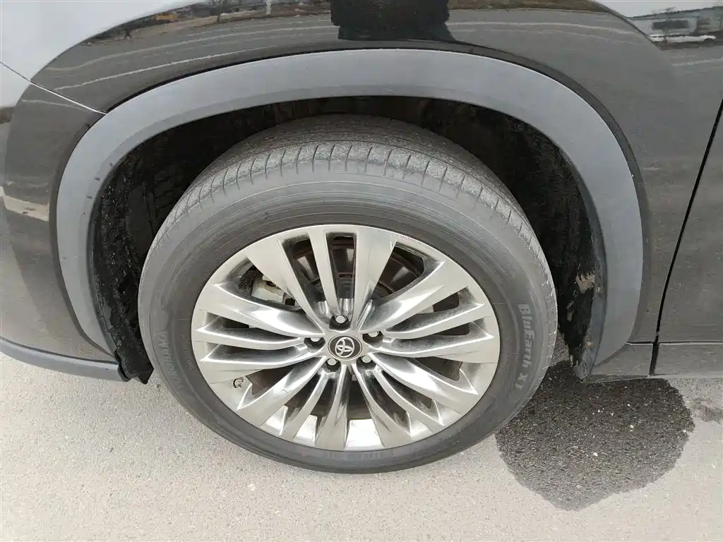 Toyota Highlander 2022 Dual Engine 2.5L 4WD Supreme Edition 7-Seater фото 25
