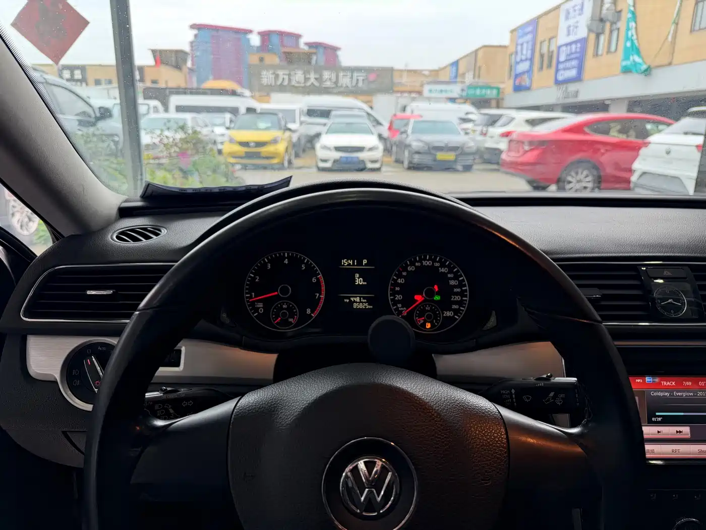 Volkswagen Passat 2014 1.8TSI DSG Luxury Edition фото 17