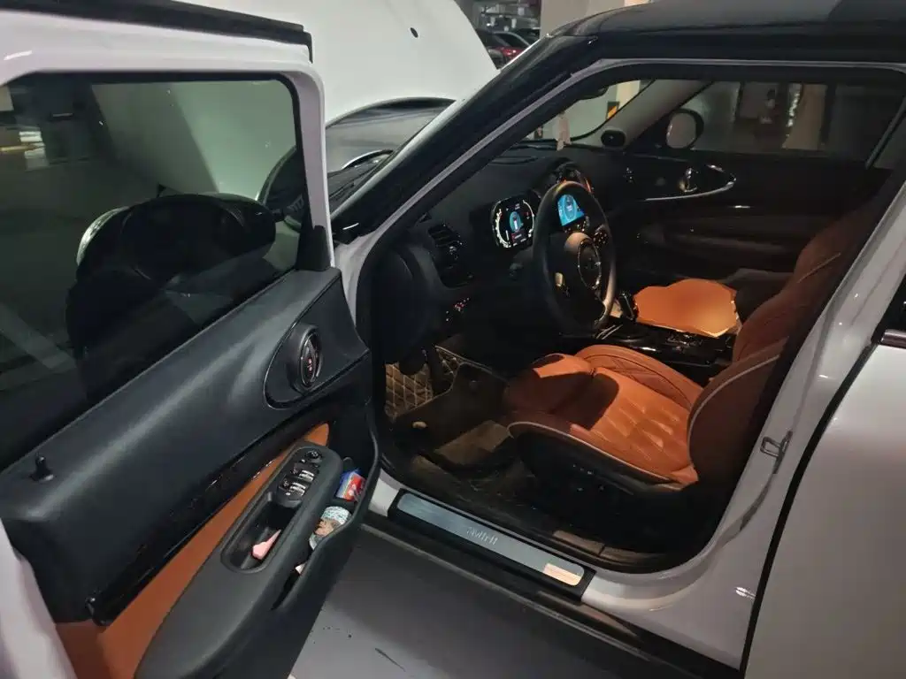 MINI CLUBMAN 2023 2023 Facelift 1.5T COOPER Connoisseur
