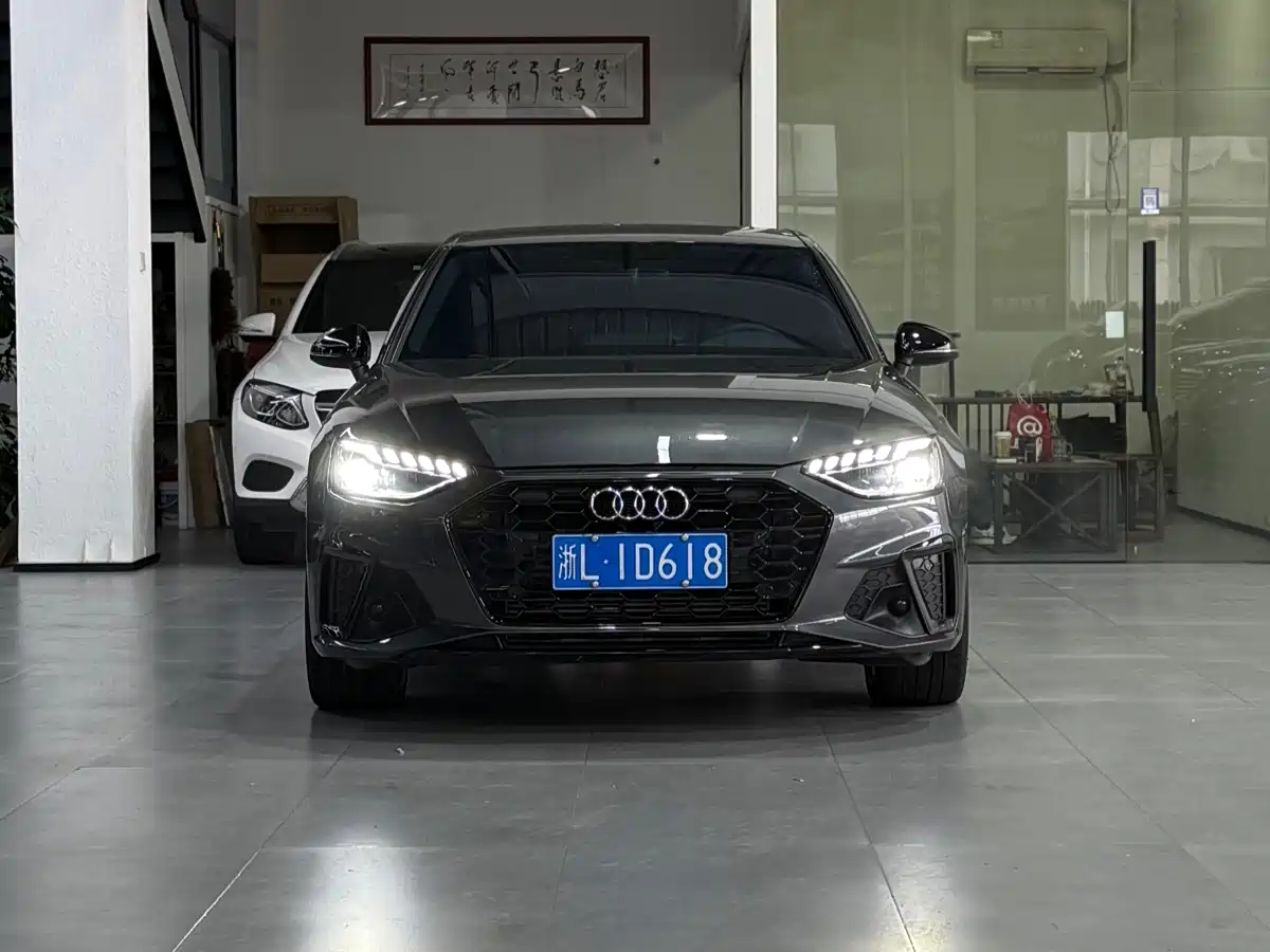 Audi A4L 2024 40 TFSI Luxury Dynamic (Starry Night Edition) фото 2