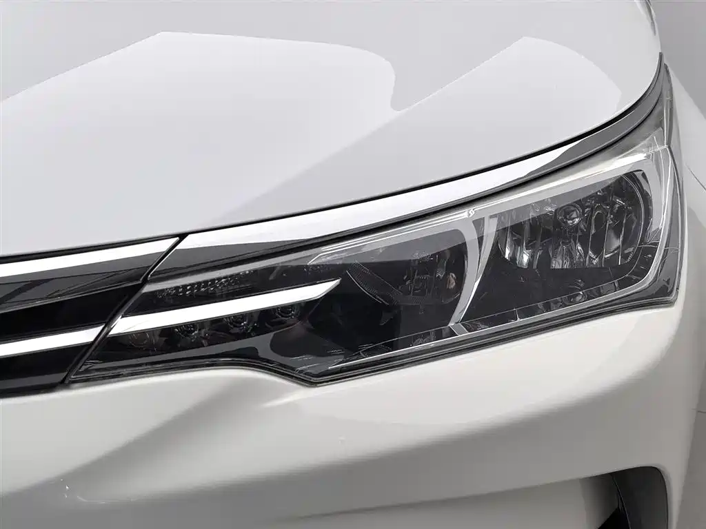Toyota Corolla 2018 1.2T S-CVT GL Smart Edition фото 7