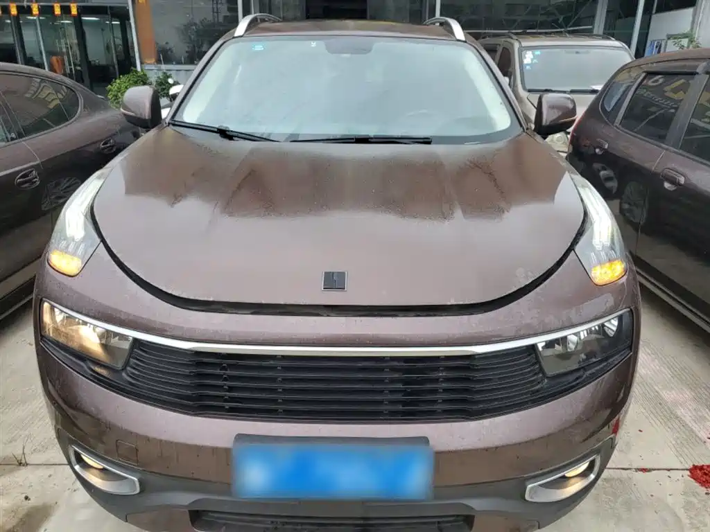 Lynk & Co 01 2017 2.0T 2WD фото 3