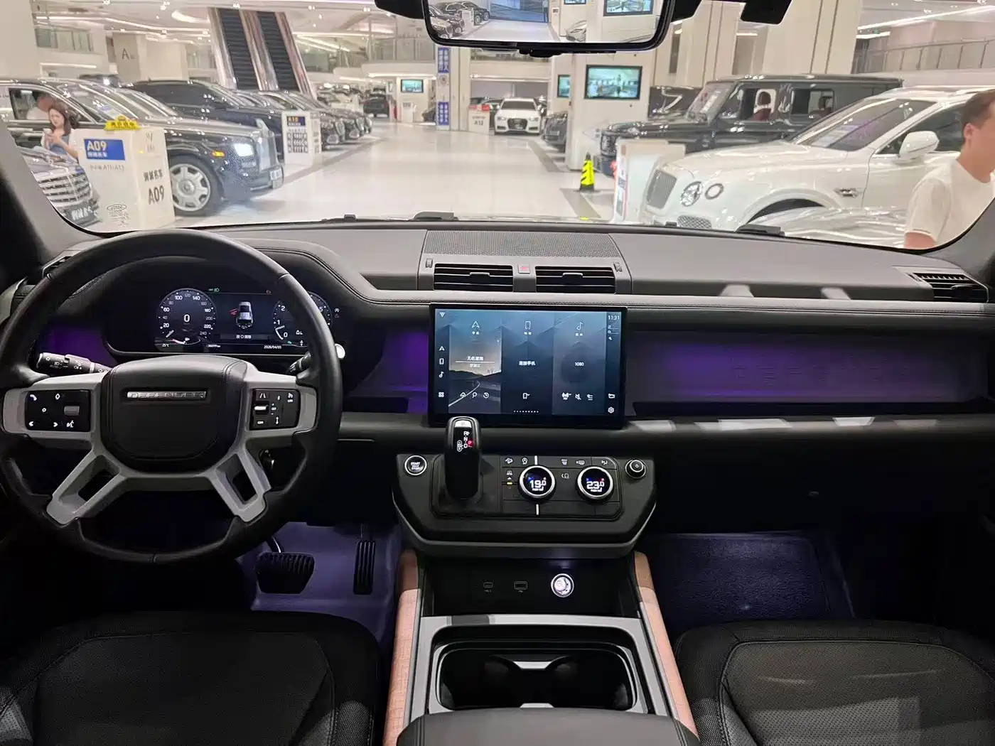 Land Rover Defender 2022 110 P400 X-DYNAMIC HSE фото 6