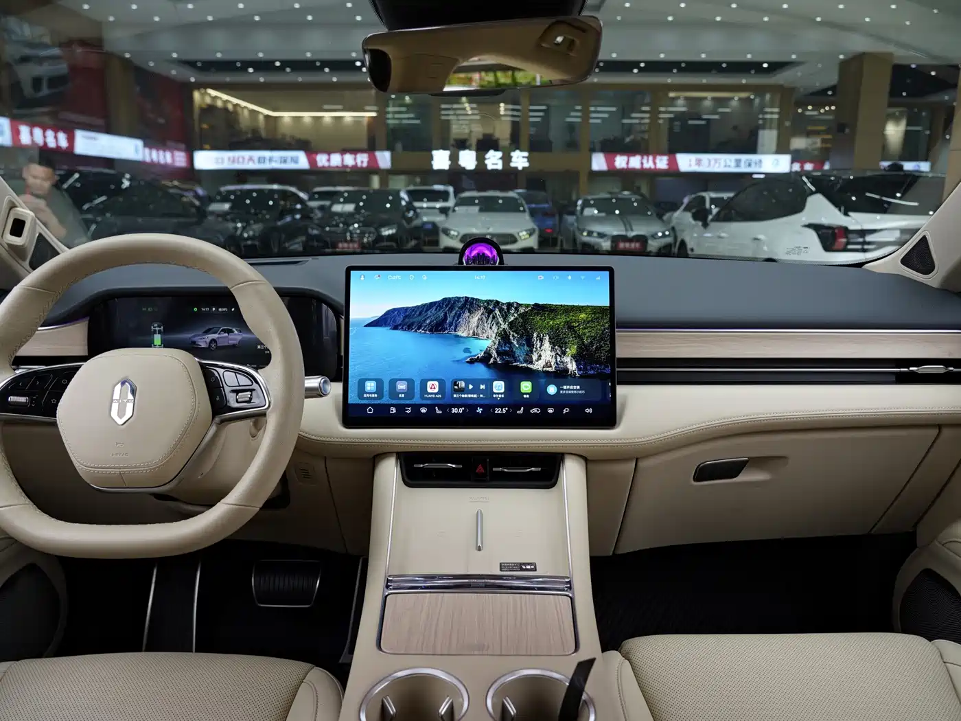 AITO Wenjie AITO M5 2025 Extended Range Ultra AWD фото 8
