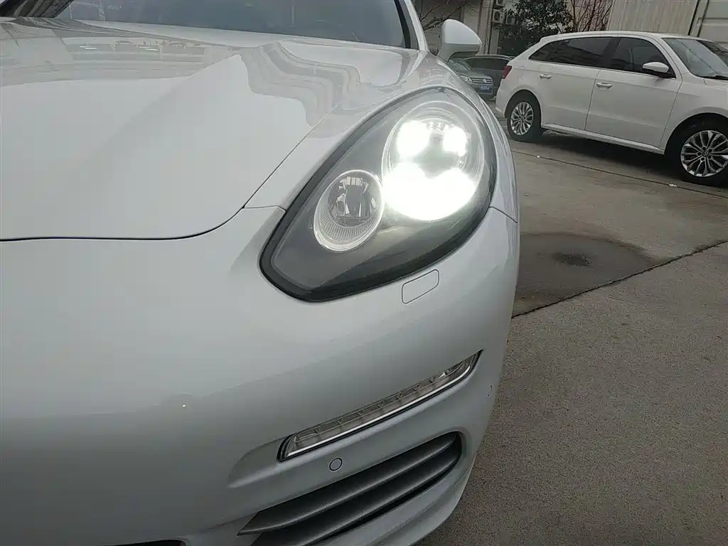 Porsche Panamera 2016 Panamera 4 Edition 3.0T фото 24