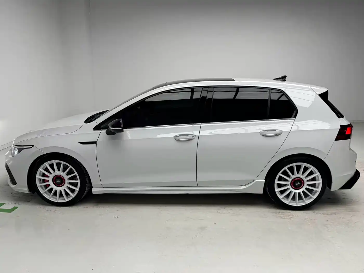 Volkswagen Golf 2023 Facelift 280TSI DSG Pro фото 9