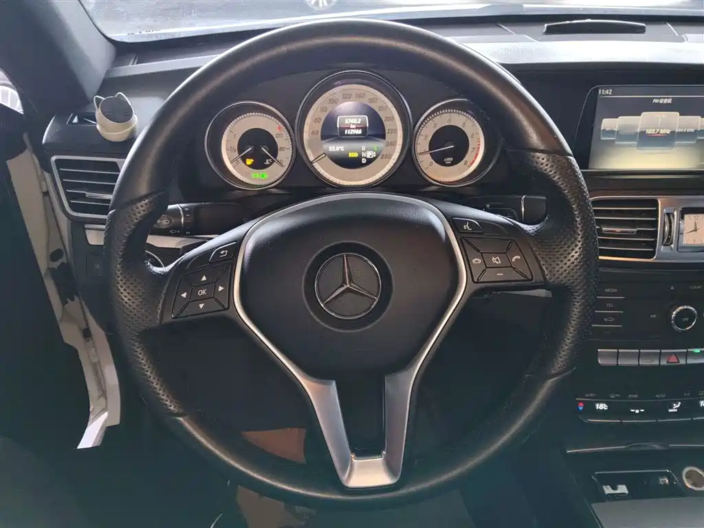 Mercedes-Benz E-Class (Import) 2014 E 200 Coupe фото 7