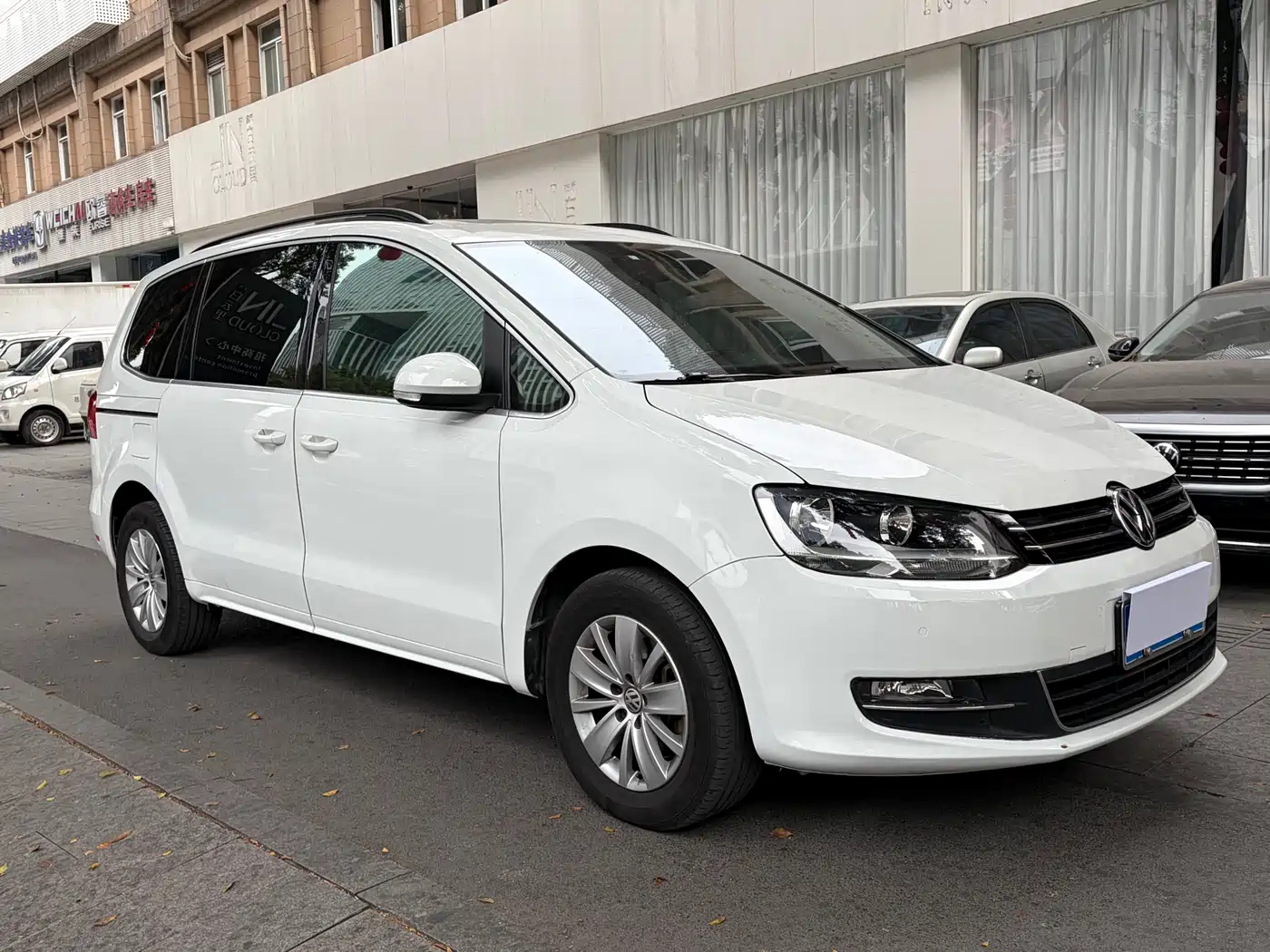 Volkswagen Sharan 2014 2.0TSI Standard фото 15
