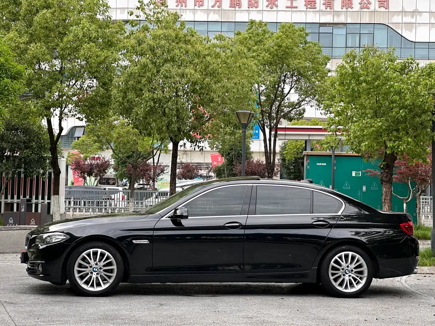 BMW 5 Series 2017 525Li Luxury Design Package фото 4