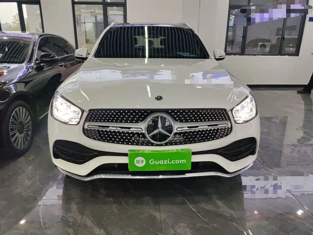 MERCEDES-BENZ GLC