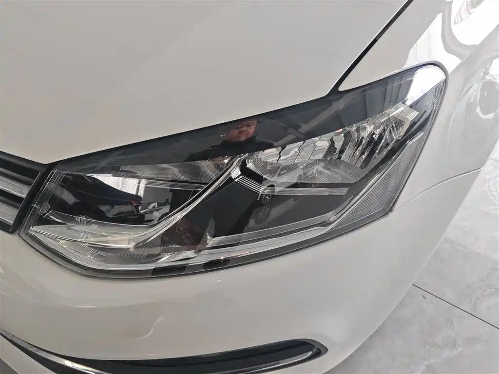 Volkswagen Polo 2016 1.6L Automatic Comfort фото 15
