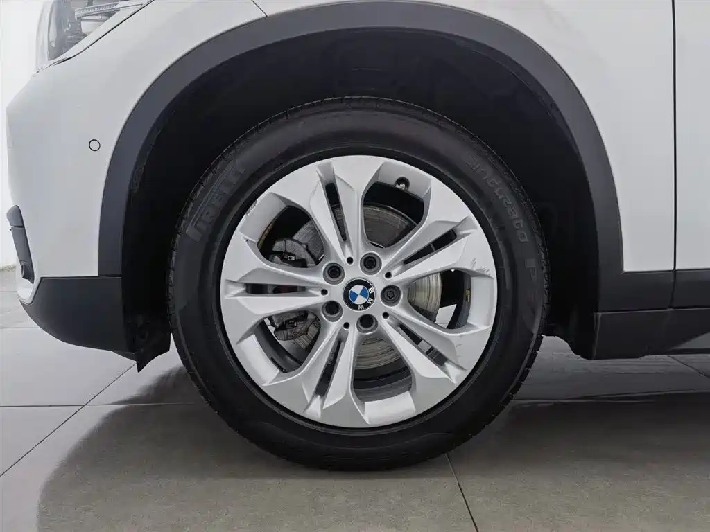 BMW X1 2016 sDrive18Li Premium Model фото 17