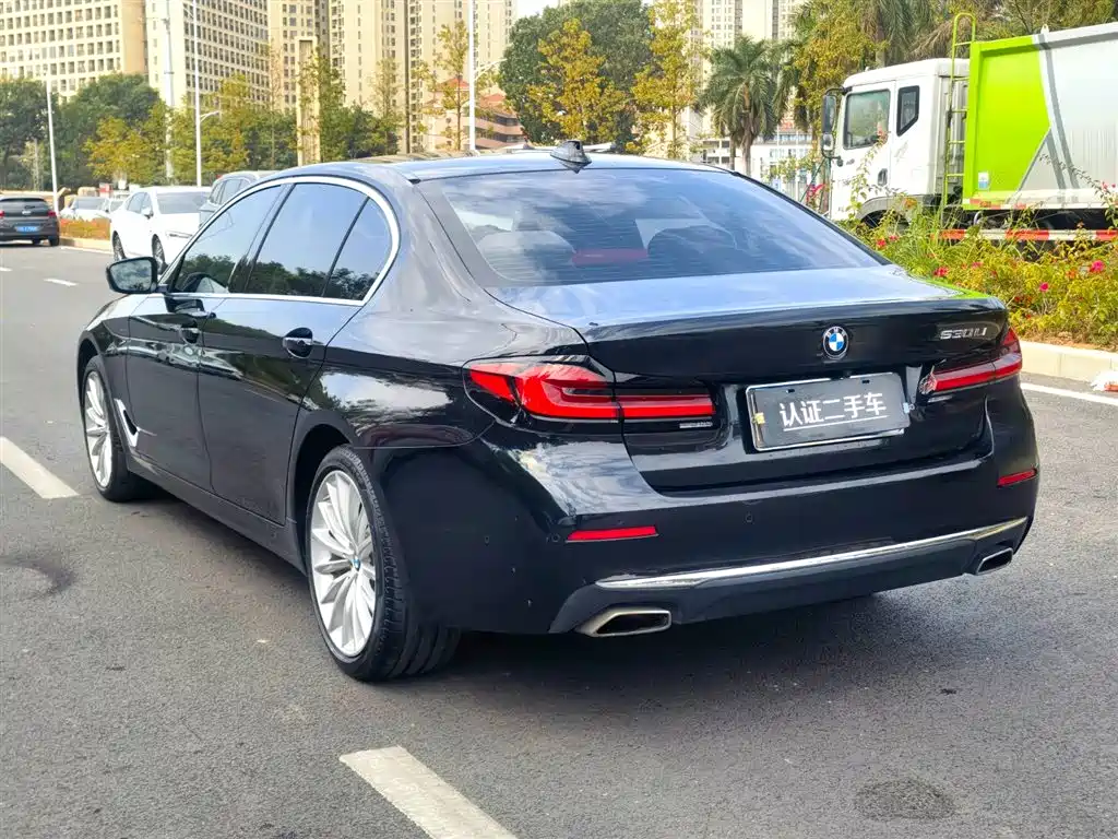 BMW 5 SERIES