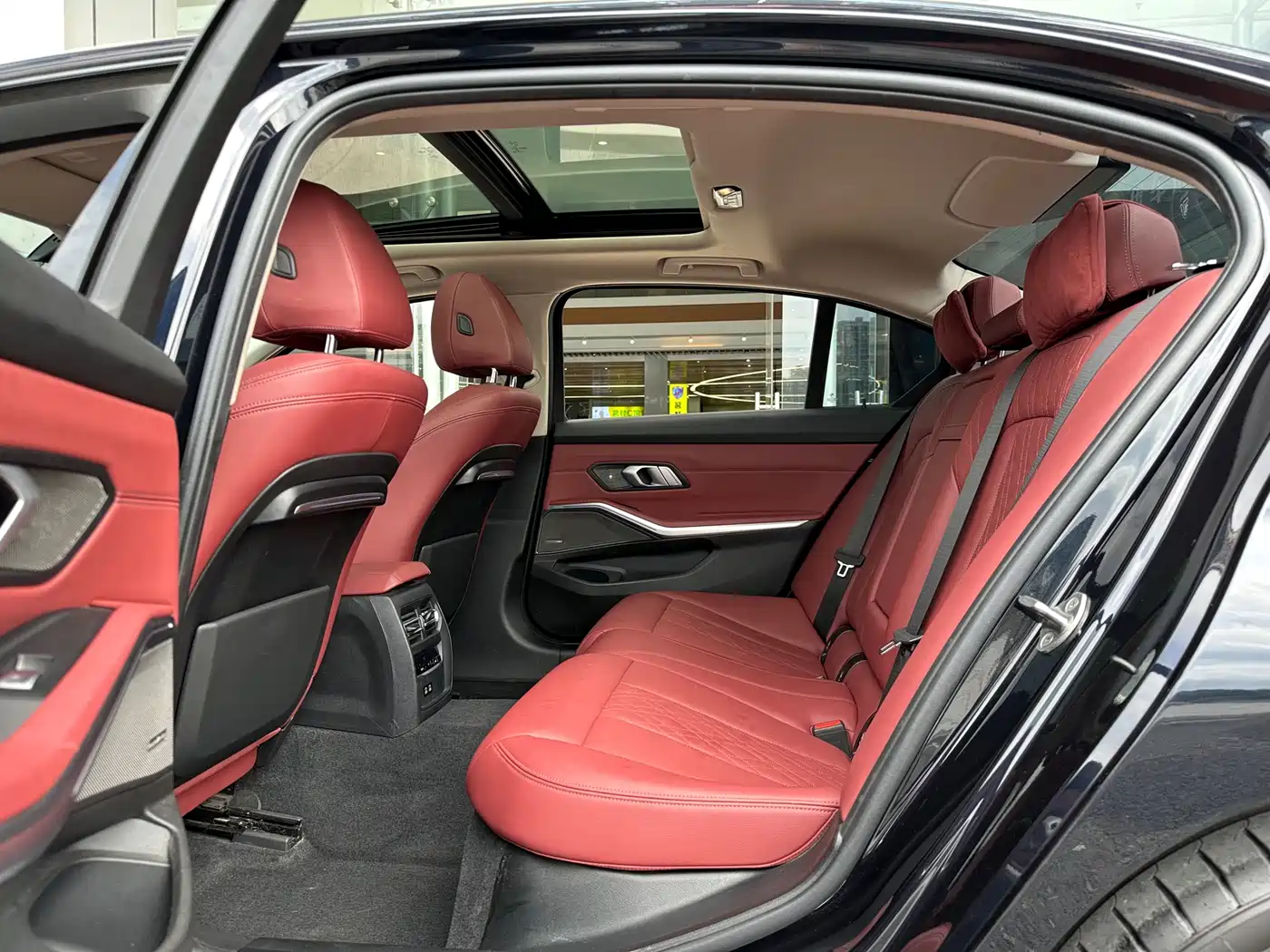 BMW 3 Series 2022 325Li M Sport Shadow Edition фото 16