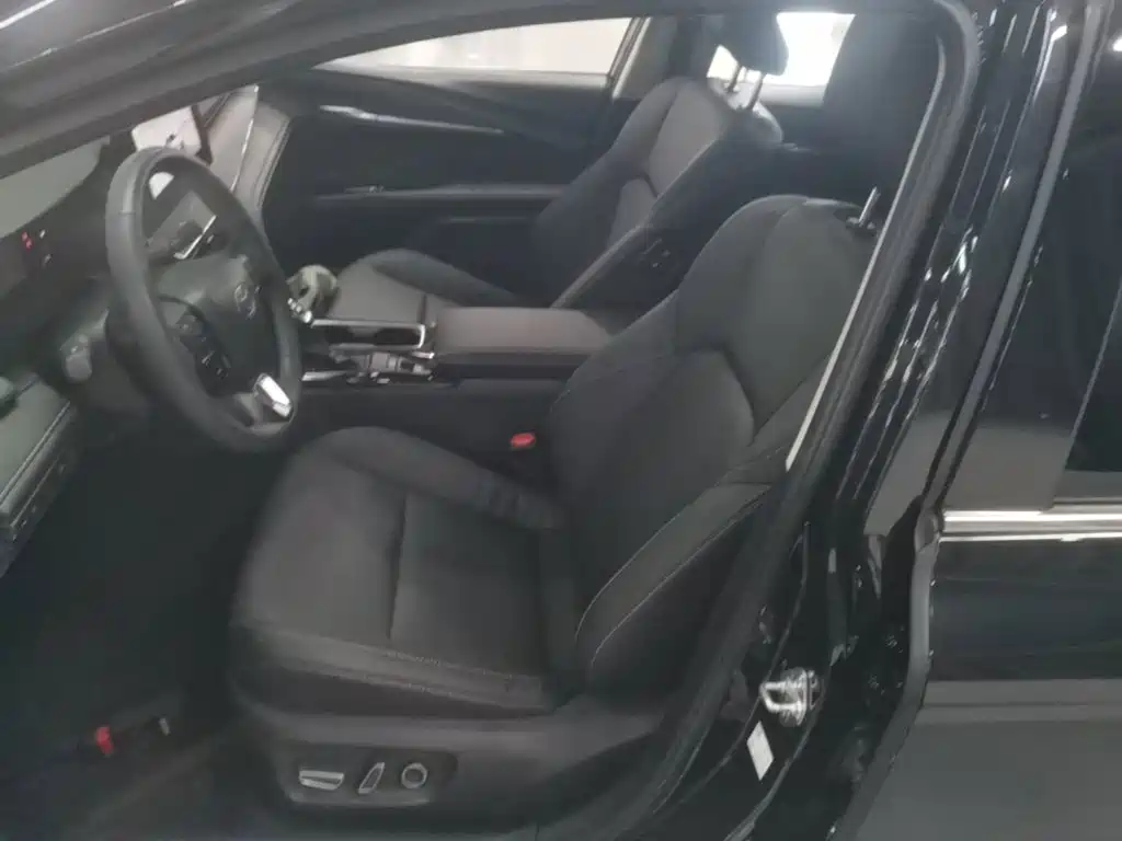 Toyota Camry 2025 2024 2.0GVP Luxury Edition