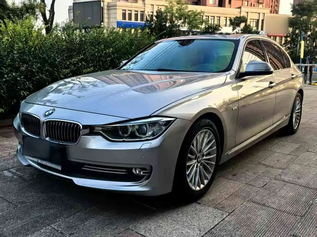 Photo 1 - BMW 3 Series