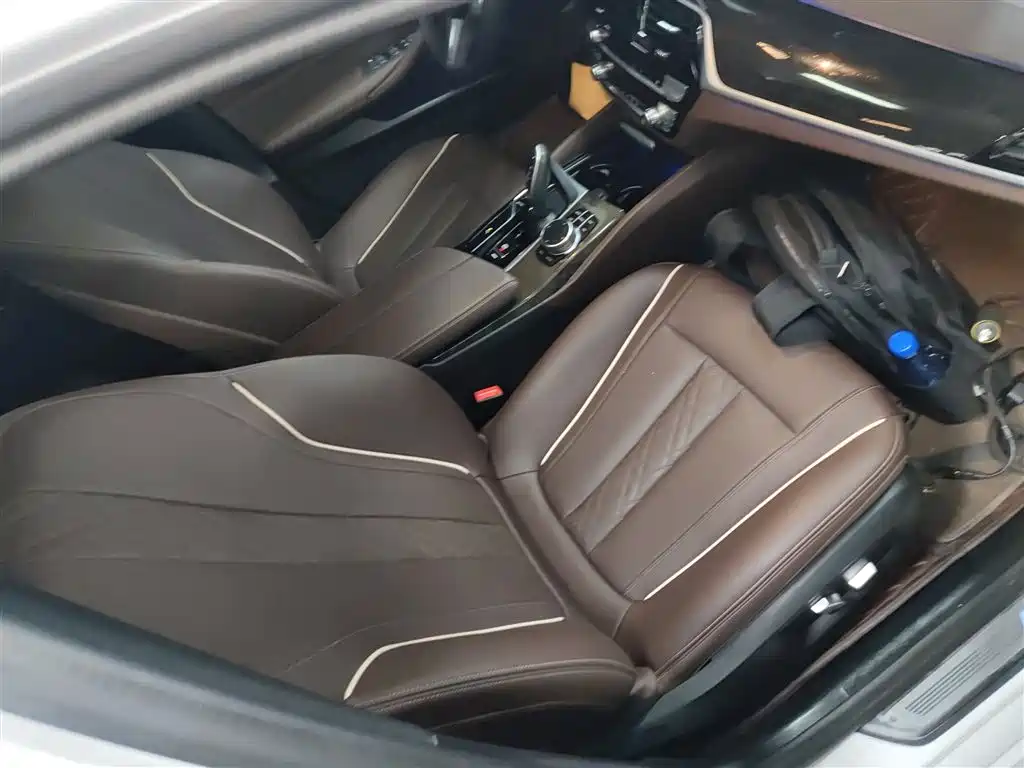 BMW 5 Series 2022 Model Second Facelift 525Li M Sport Package фото 25