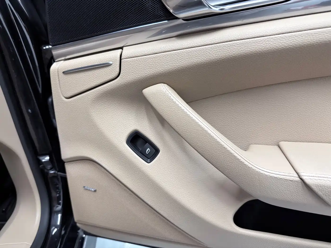 Porsche Panamera 2013 Panamera 4 Platinum Edition 3.6L фото 24