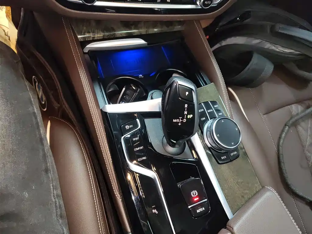 BMW 5 Series 2022 Model Second Facelift 525Li M Sport Package фото 14