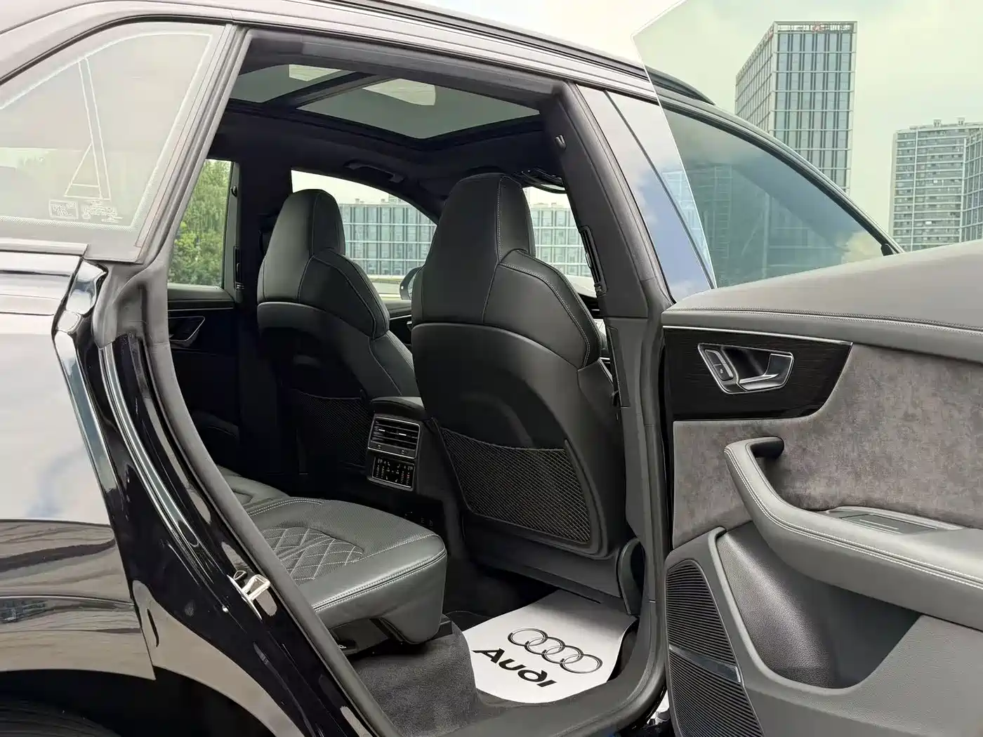 Audi Q8 2020 2021 Model 55 TFSI Exclusive Dynamic