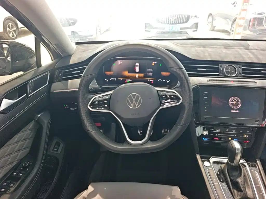 Фото 11 - Volkswagen Magotan