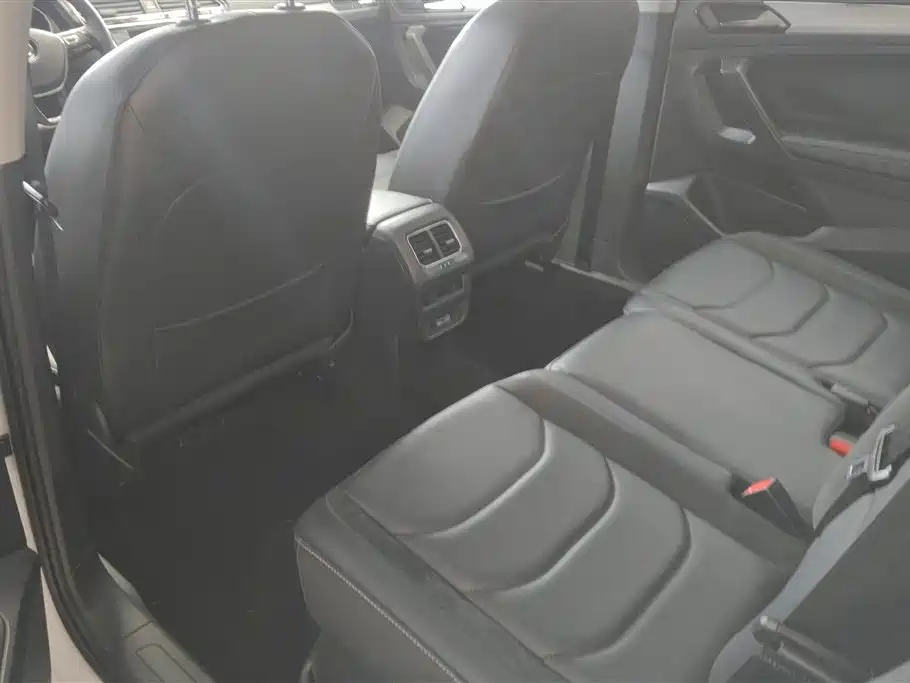 Volkswagen Tiguan L 2018 380TSI Automatic AWD Luxury Edition фото 11