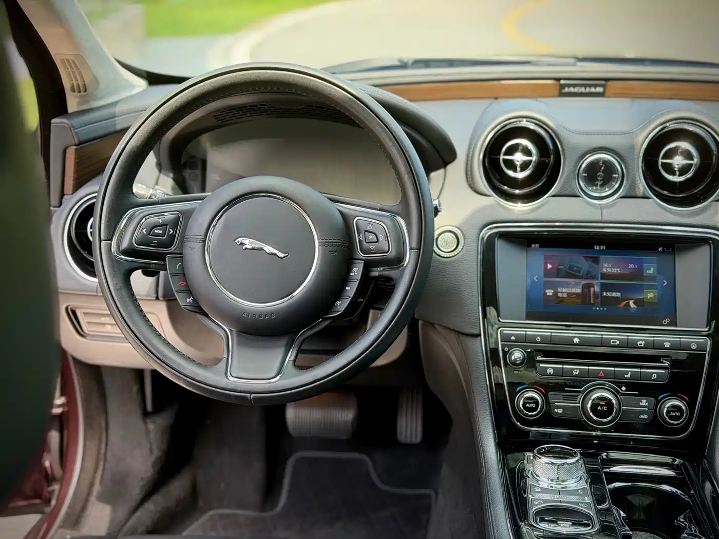 Jaguar XJ 2017 2016 XJL 3.0 SC 2WD Elegance Business Edition