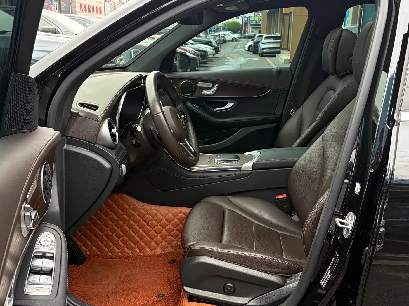 Mercedes-Benz GLC 2022 Facelift GLC 260 L 4MATIC Luxury Model фото 10