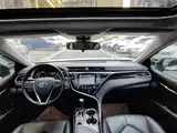 Фото 8 - Toyota Camry