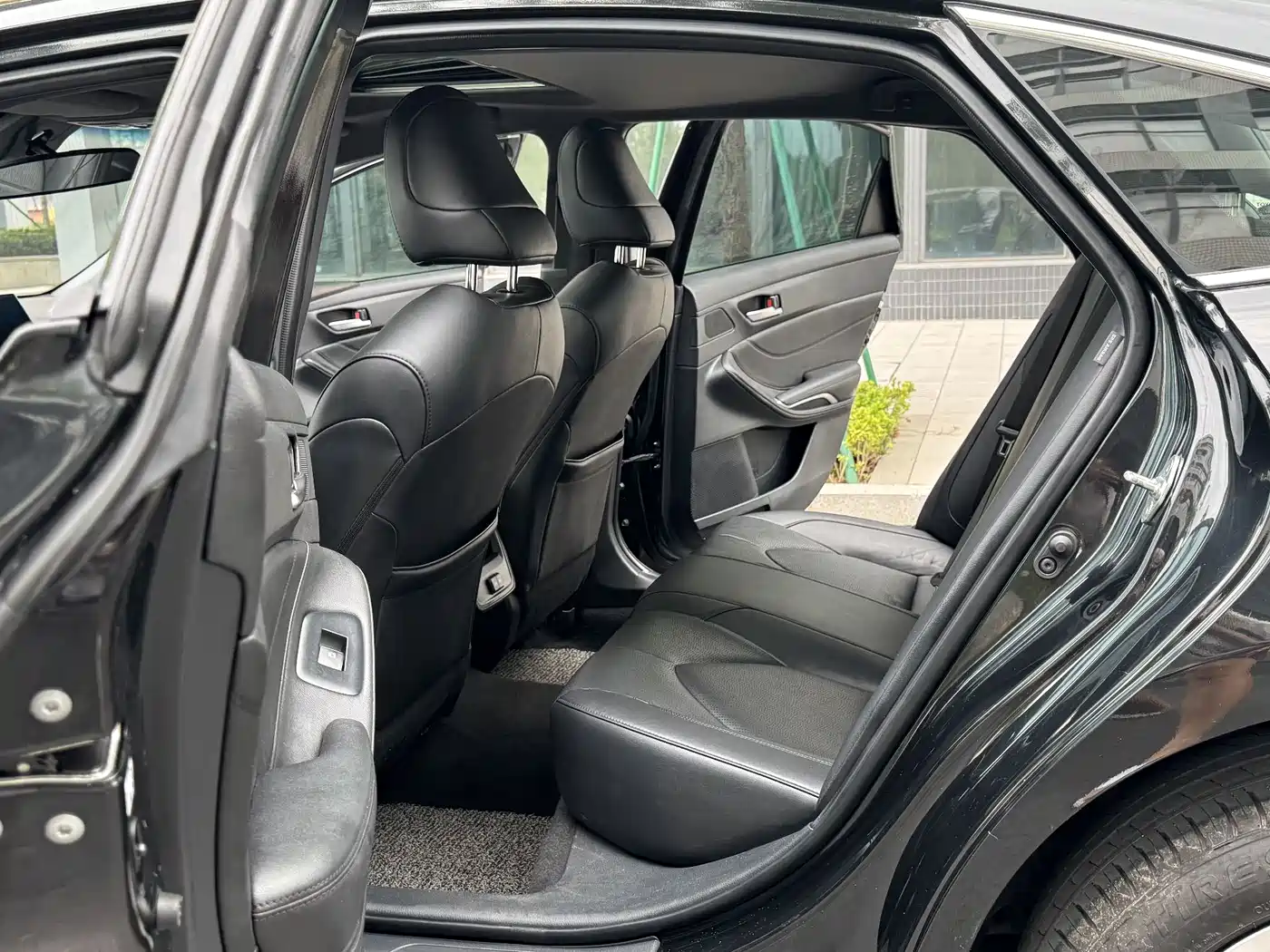 Toyota Avalon 2022 2.0L Luxury Edition фото 11
