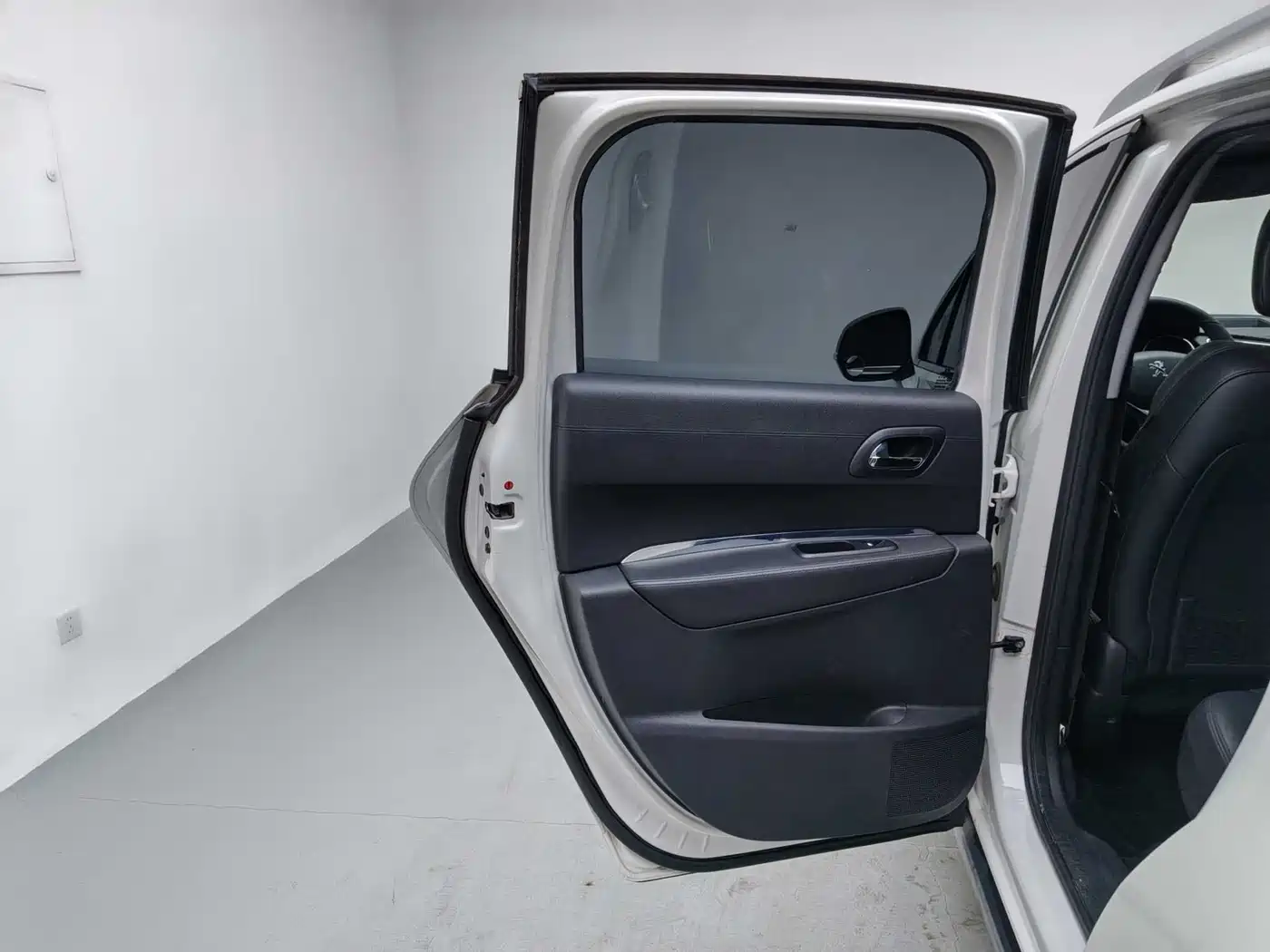 Peugeot 3008 2015 1.6THP Automatic Top Style Edition фото 17