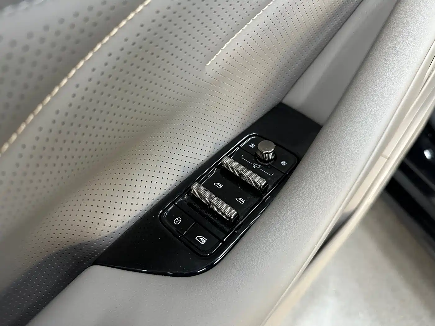 Geely Galaxy Galaxy Xingyao 8 2025 130km EM-P Starship Edition фото 6