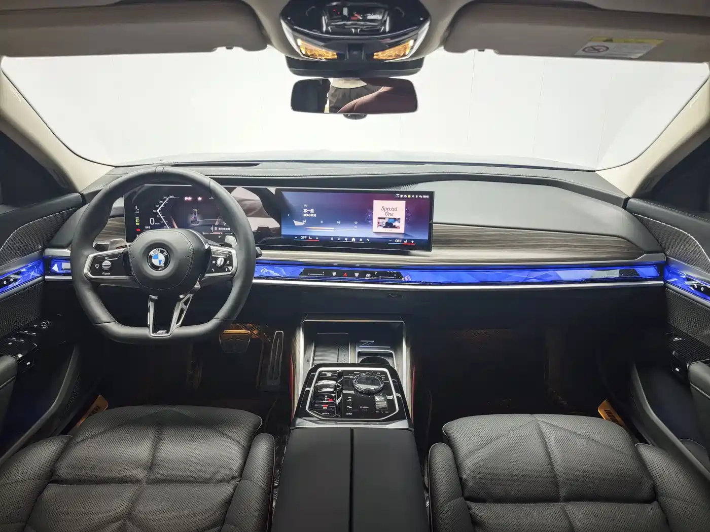 BMW 7-SERIES