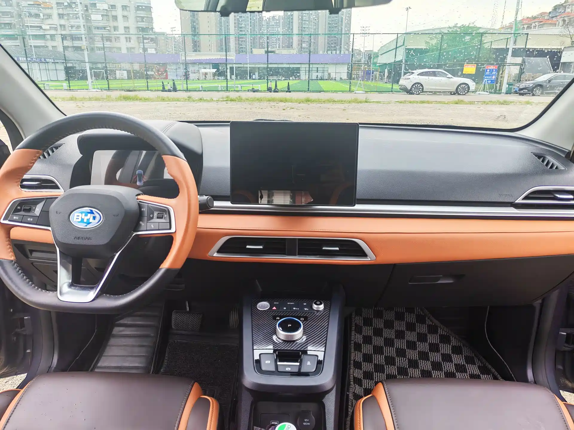 Фото 9 - BYD e2