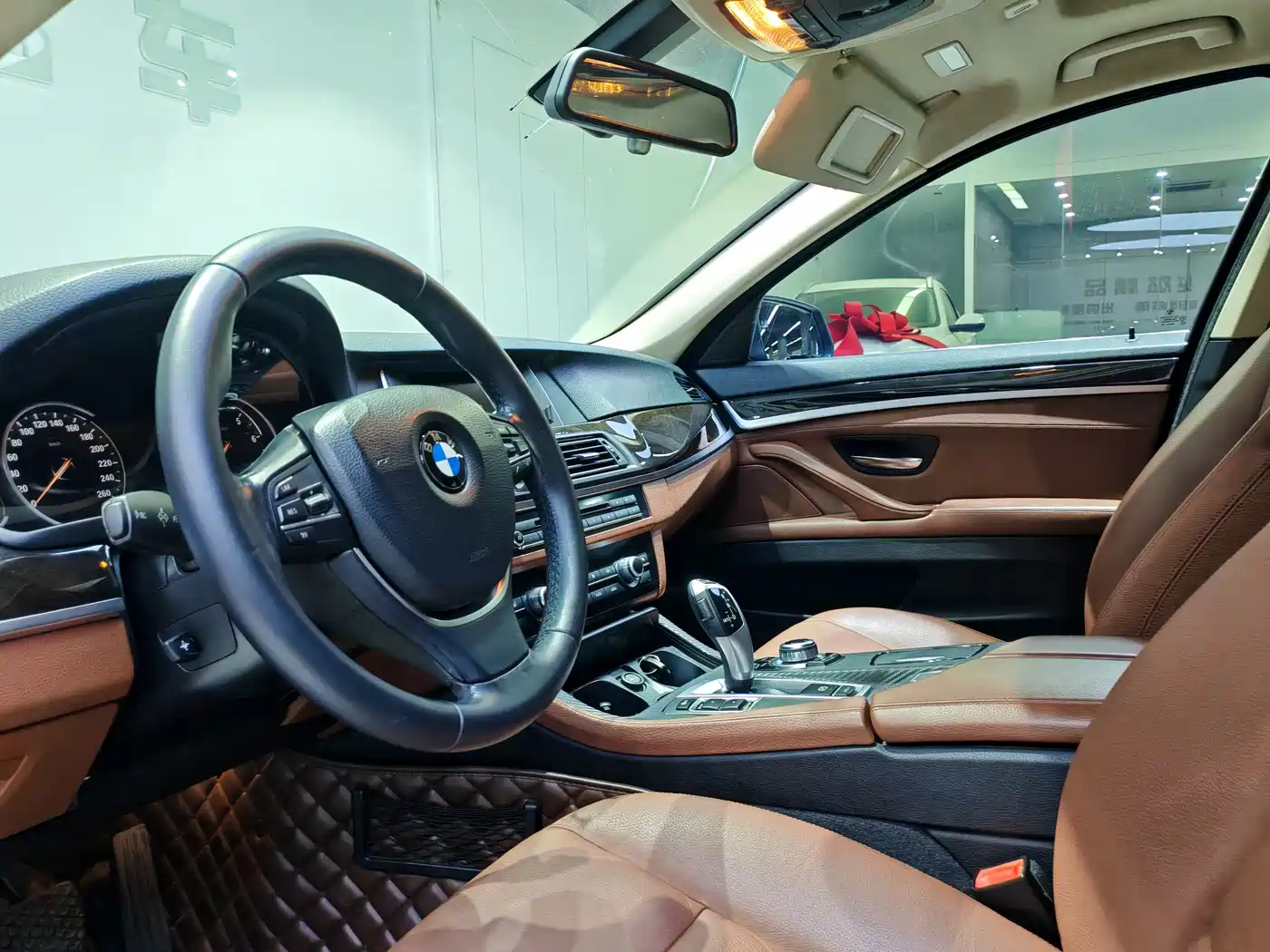 BMW 5 Series 2017 525Li Leading Edition фото 5
