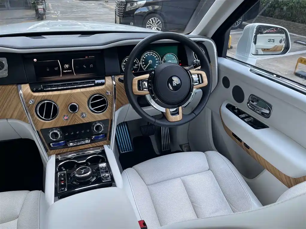 Rolls-Royce Cullinan 2024 4-Seater фото 20