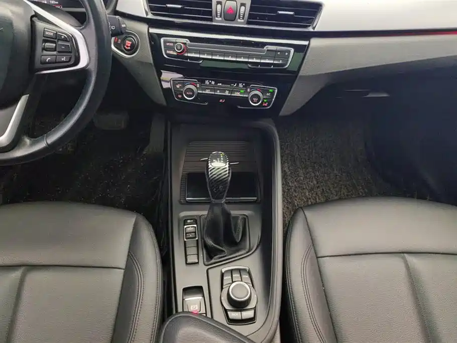BMW X1 2019 sDrive20Li Leading Model фото 16