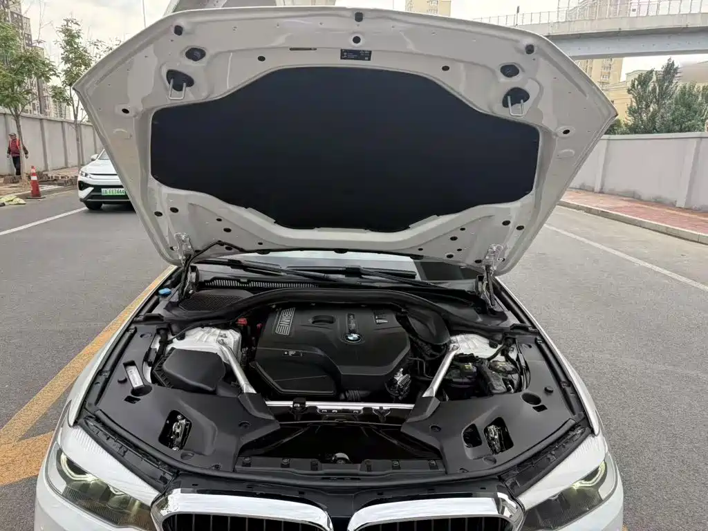 Фото 20 - BMW 5 Series