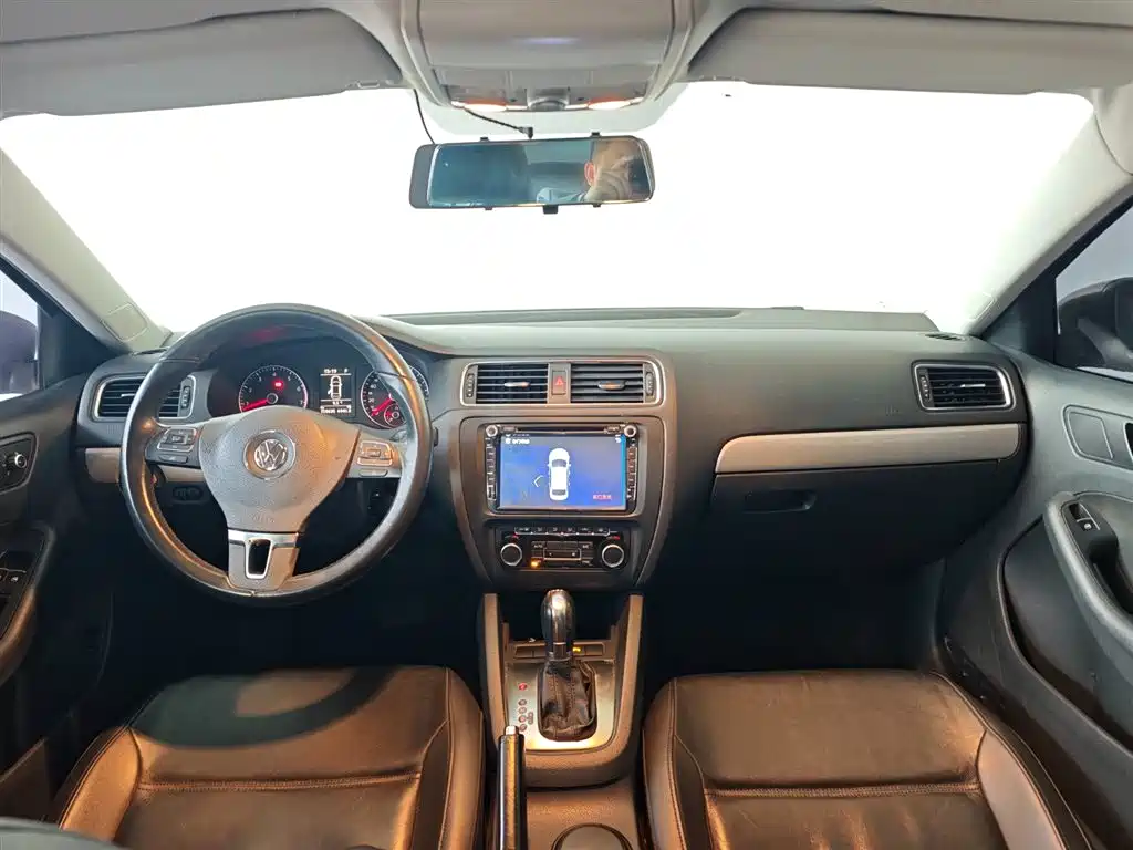 Volkswagen Sagitar 2014 1.4TSI Automatic Luxury фото 5
