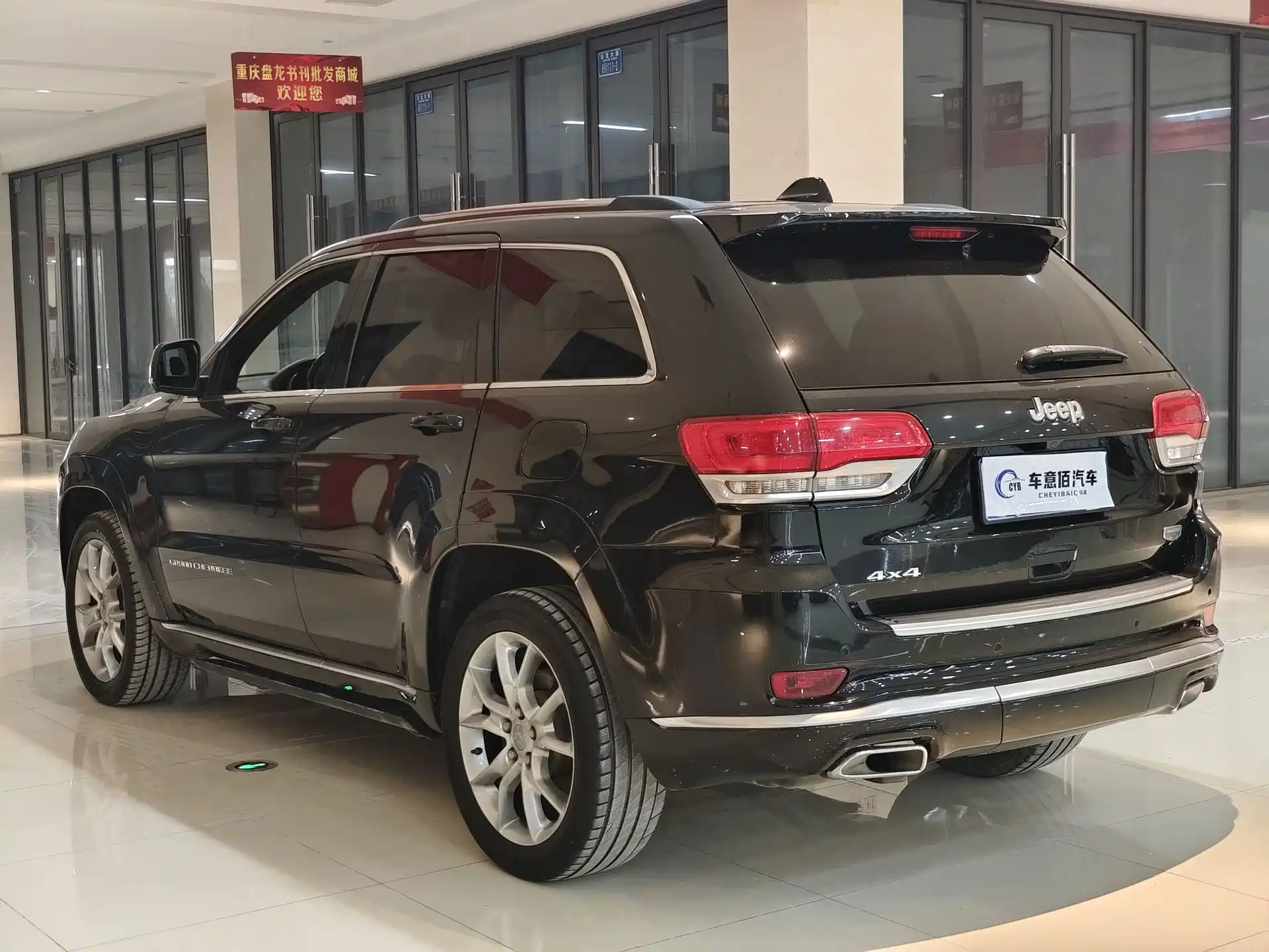 Фото 15 - Jeep Grand Cherokee (Import)
